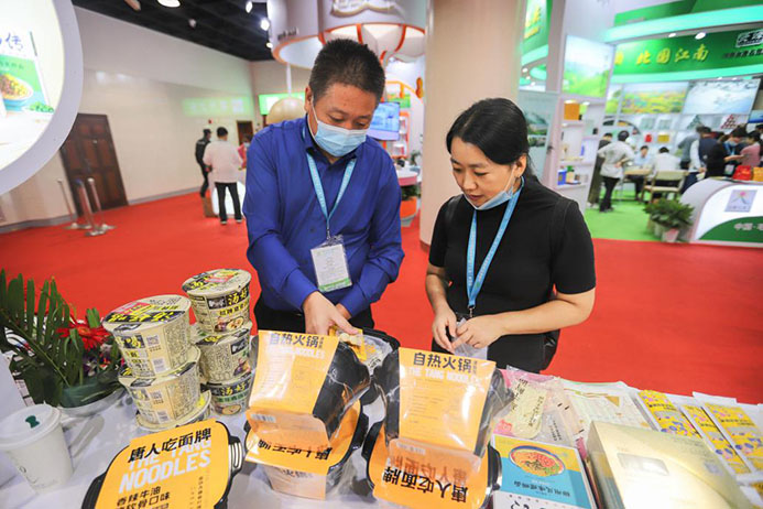 助力豫沪农业深入合作，leyu·乐鱼（中国）体育官方网站食品携多款明星产品亮相上海